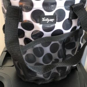 Thirty-one bath organizer